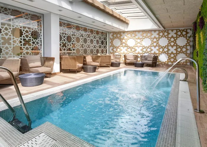 Hotel Catalonia Giralda